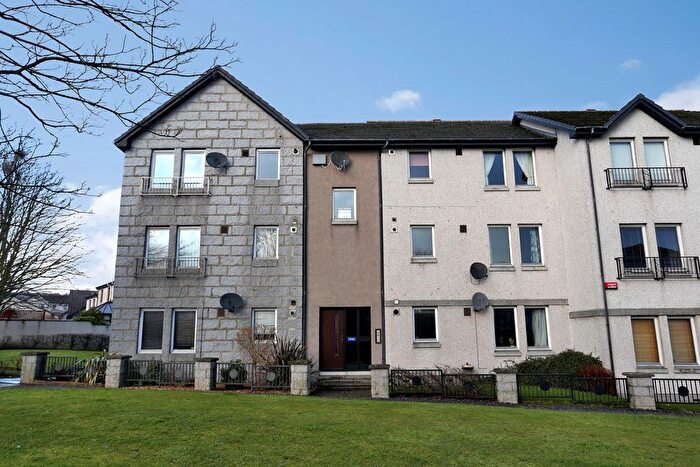 2 Bedroom Flat To Rent In Picktillum Place, Aberdeen, AB25