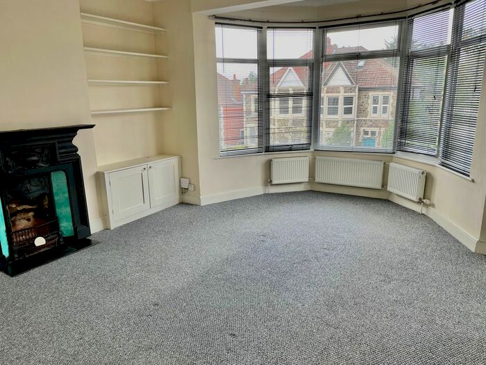 3 Bedroom Flat To Rent In Ailsa Road, Westcliff-On-Sea, SS0