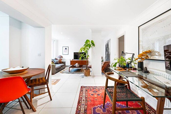 2 Bedroom Flat To Rent In Lansdowne Walk, Notting Hill, London, W11