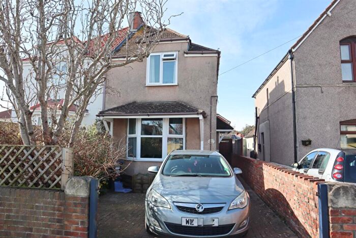 3 Bedroom House To Rent In Strode Road, Clevedon, BS21