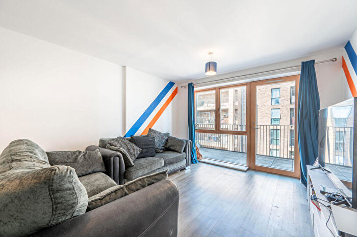 2 Bedroom Flat For Sale In Carlyon Road, Alperton, Wembley, HA0