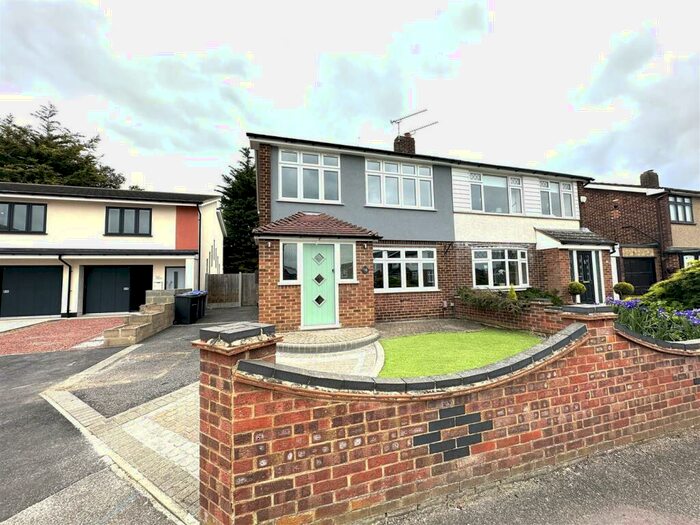 3 Bedroom Semi-Detached House To Rent In Nursery Close, South Ockendon, RM15