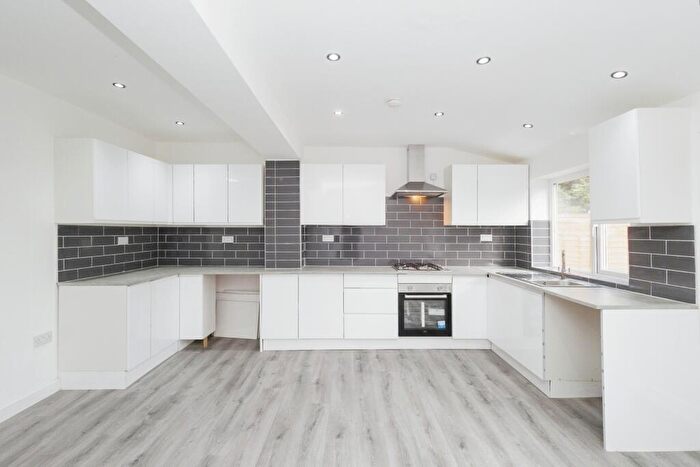 4 Bedroom Semi-Detached House To Rent In Ashdene Road, Withington, M20