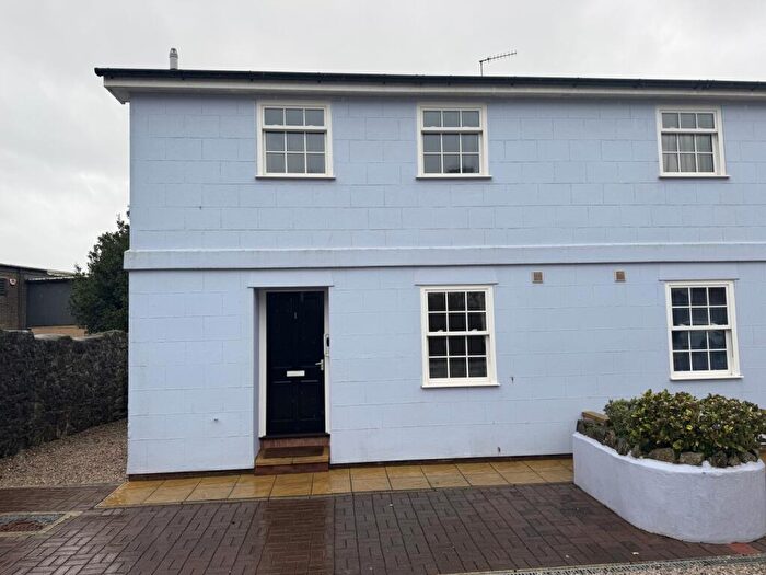 3 Bedroom Semi-Detached House To Rent In Cleveland Place, Dawlish, EX7