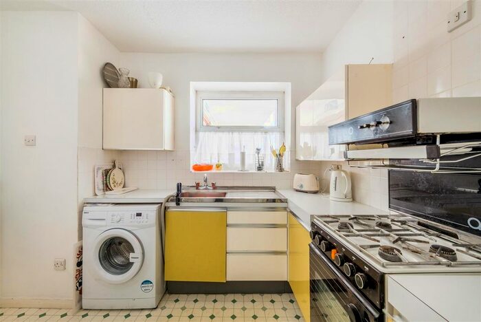 2 Bedroom Flat For Sale In "Channings, " Kingsway, Hove, BN3