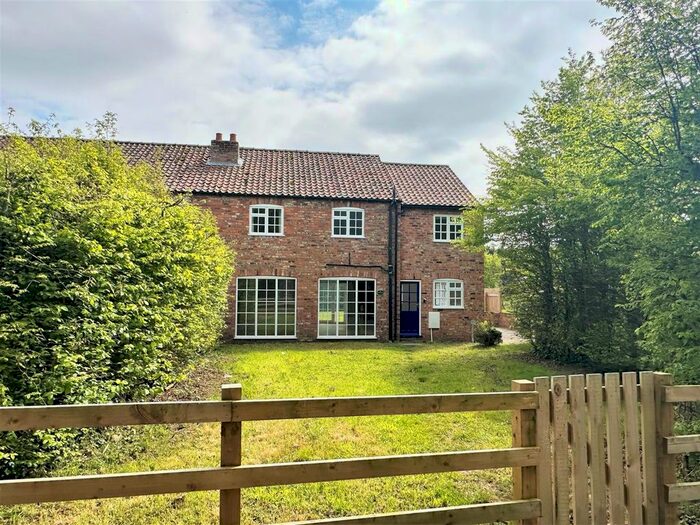 4 Bedroom Semi-Detached House For Sale In Flaxton, York, YO60