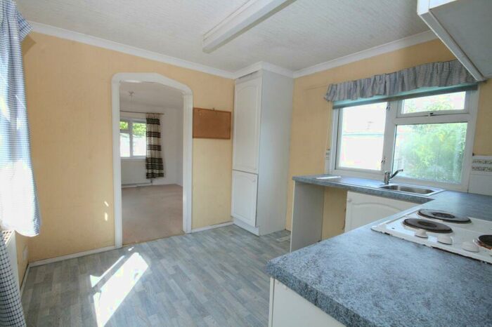 2 Bedroom Park Home For Sale In St. Nicholas Park, Oxford, OX3