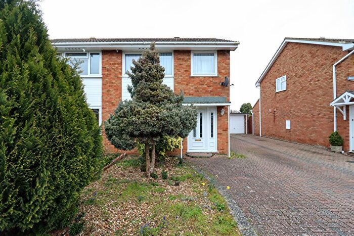 3 Bedroom Semi Detached House For Sale In Temple Close, Far Bletchley, Milton Keynes, MK3