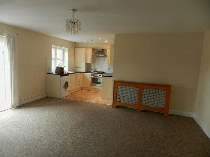 2 Bedroom Flat To Rent In Oakfield Street, Roath, CF24