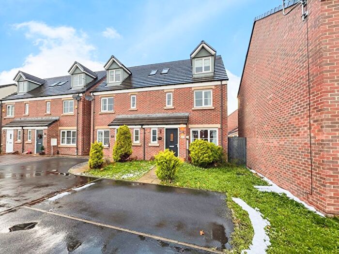 4 Bedroom Semi Detached House For Sale In Halton Grove, Blyth, NE24