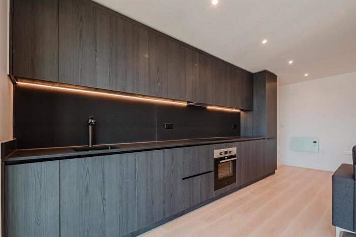 1 Bedroom Flat To Rent In Waterhouse Gardens, Manchester, M3