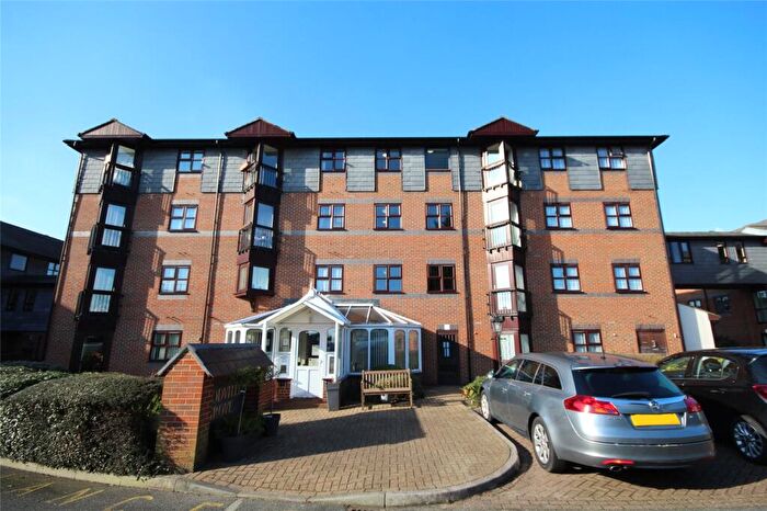 1 Bedroom Flat For Sale In Woodville Grove, Welling, Kent, DA16