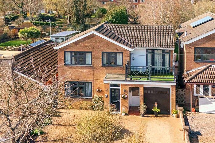 4 Bedroom Detached House For Sale In Ise Vale Avenue, Desborough, Kettering, NN14