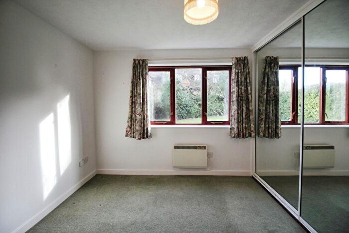 2 Bedroom Apartment To Rent In Park View Court, Berkhamsted., HP4