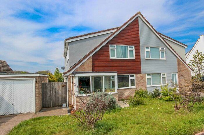 4 Bedroom Semi-Detached House To Rent In Ash Grove, Clevedon, BS21