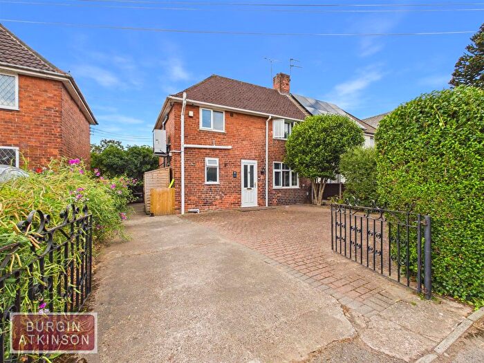 3 Bedroom Semi-Detached House For Sale In Northfield Way, Retford, DN22