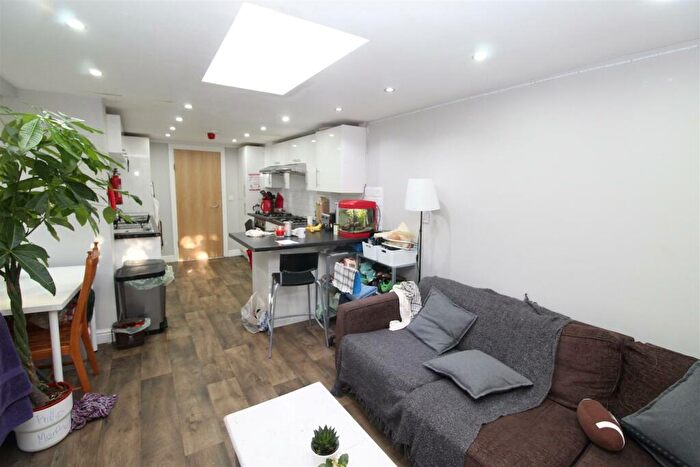 6 Bedroom House To Rent In Merthyr Street, Cathays, Cardiff, CF24