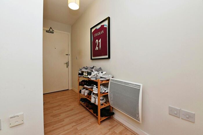 1 Bedroom Flat For Sale In Southernhay Close, Basildon, Essex, SS14