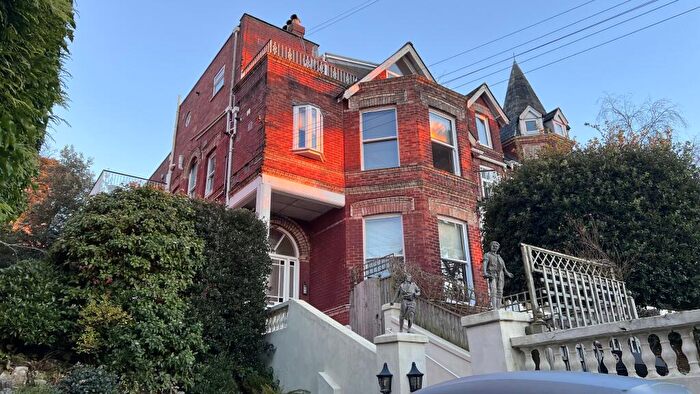 2 Bedroom Flat To Rent In Alton Road, Poole, BH14