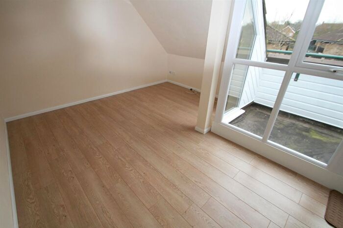 1 Bedroom Flat To Rent In Laindon West, Basildon, SS15