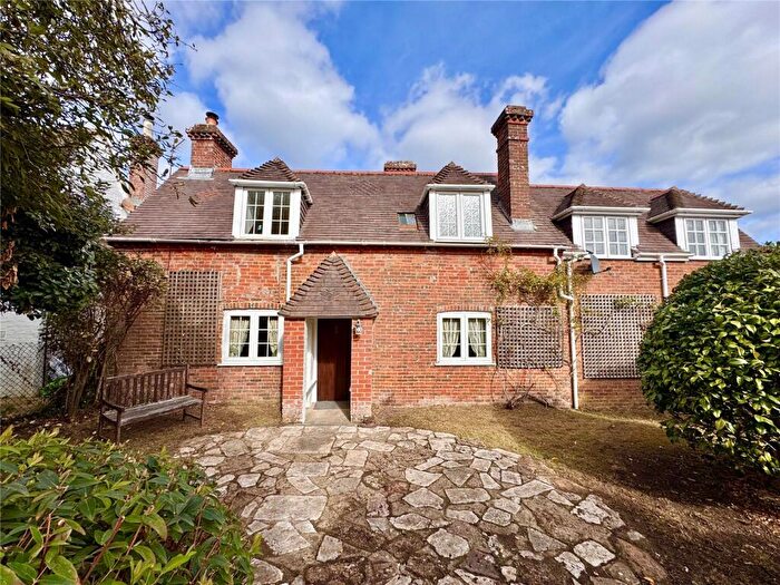 4 Bedroom Detached House For Sale In East Lane, Everton, Lymington, Hampshire, SO41
