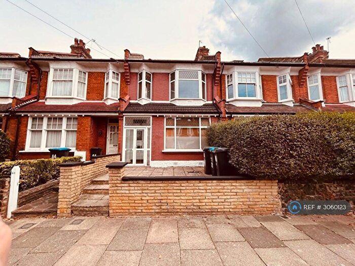 3 Bedroom Terraced House To Rent In Ollerton Road, London, N11