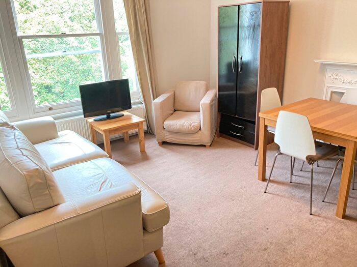 4 Bedroom Flat To Rent In Very Near Haven Green Area, Ealing Broadway, W5