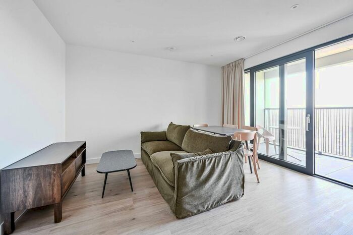 1 Bedroom Flat To Rent In Reed Avenue, Tower Hamlets, London, E3