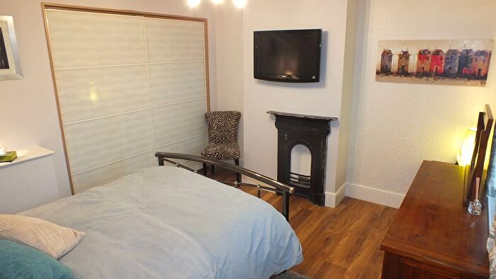 2 Bedroom Cottage To Rent In Low Street, South Milford, Leeds, LS25