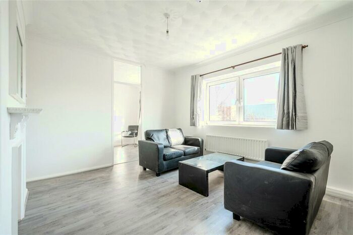 3 Bedroom Apartment To Rent In Godley Vc House, Digby Street, London, E2