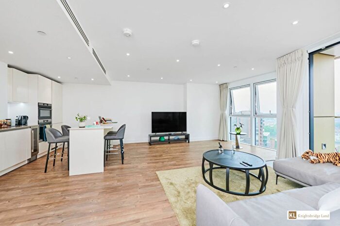 2 Bedroom Flat To Rent In Gladwin Tower, Wandsworth Road, London, SW8