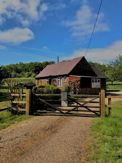 3 Bedroom Detached Bungalow To Rent In Basingstoke Road, Beech, Alton, GU34