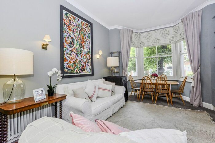 1 Bedroom Flat To Rent In Aynhoe Road, London, W14