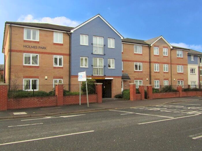 1 Bedroom Flat To Rent In Milton Road Gold Sub, Southsea, Hampshire, PO4