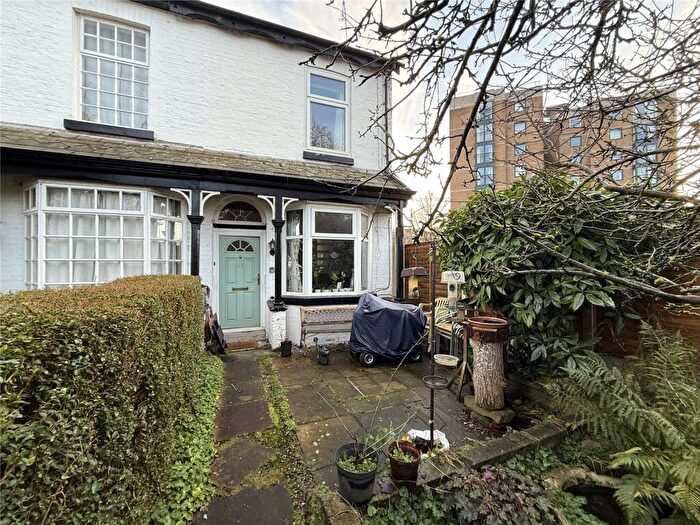 2 Bedroom End Of Terrace House For Sale In Northenden View, Didsbury Village, M20