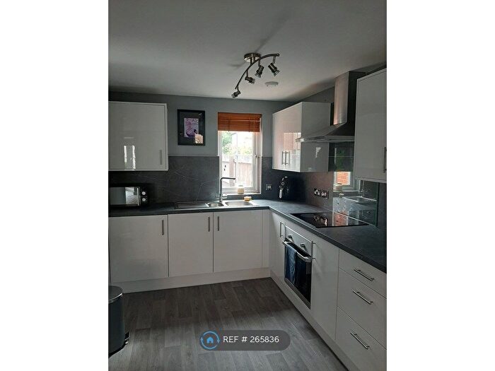 2 Bedroom Flat To Rent In Harlow Crescent, Oxley Park, Milton Keynes, MK4