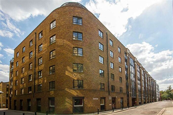2 Bedroom Flat To Rent In Curlew Street, London, SE1