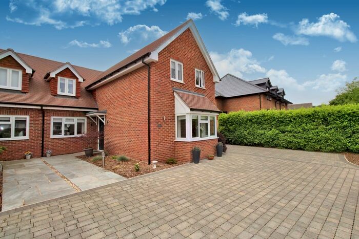 3 Bedroom Semi-Detached House To Rent In Anstey Lane, Alton, Hampshire, GU34