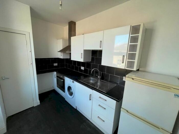 2 Bedroom Flat To Rent In Brook Street, Broughty-Ferry, Dundee, DD5