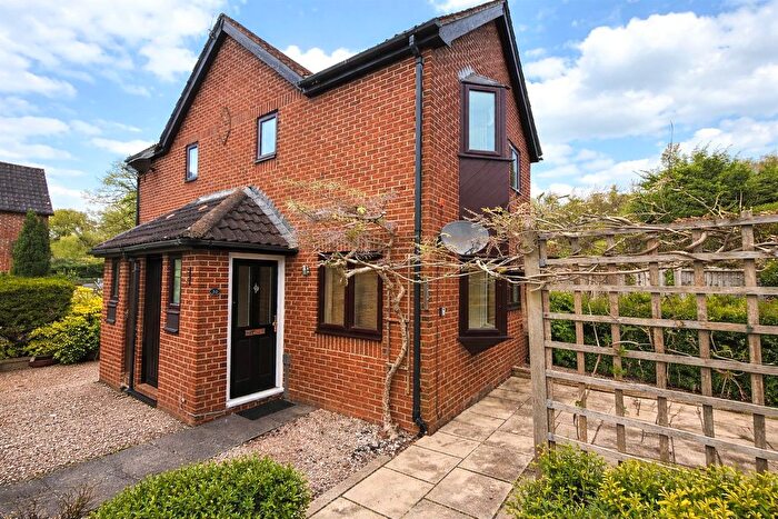 1 Bedroom Detached House For Sale In Fox Road, Haslemere, Surrey, GU27