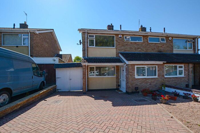 3 Bedroom Semi-Detached House For Sale In Coombe Rise, Oadby, Leicester, LE2