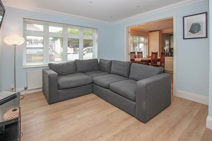 5 Bedroom Detached House For Sale In The Chase, Ingrave, Brentwood, CM13