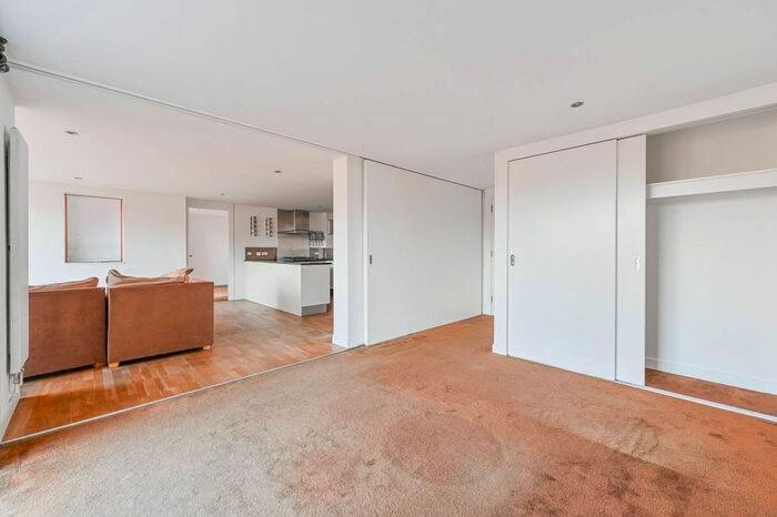 2 Bedroom Flat To Rent In Lawn Lane, Vauxhall, London, SW8