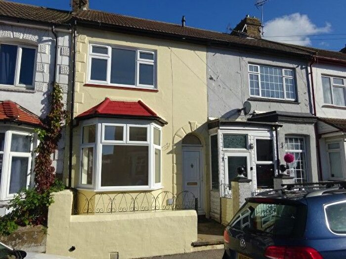 3 Bedroom Terraced House To Rent In Seaview Road, Gillingham, ME7