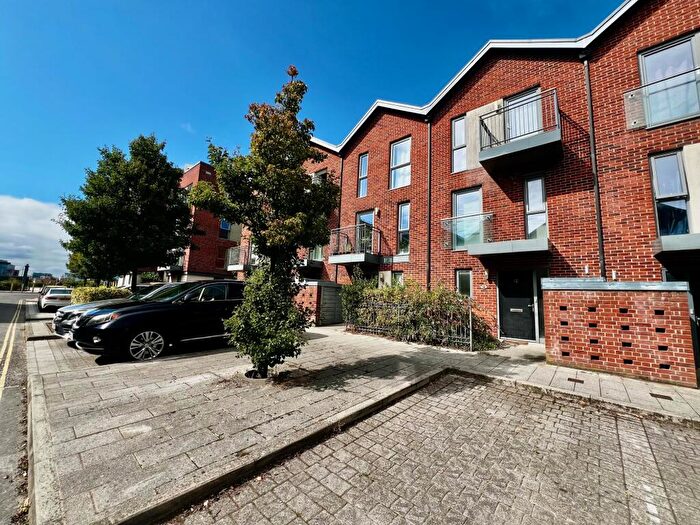 4 Bedroom House To Rent In Oswald Road, Southampton, SO19