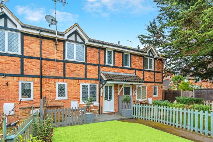 1 Bedroom Terraced House For Sale In Wakefield Close, Byfleet, West Byfleet, Surrey, KT14