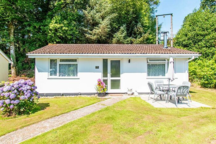 2 Bedroom Chalet For Sale In Rosecraddoc, Liskeard, PL14