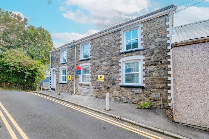 4 Bedroom End Of Terrace House For Sale In Park Place, Abertillery, NP13