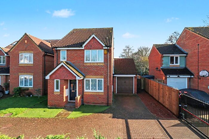 3 Bedroom Detached House For Sale In Copse Close, Cippenham, Berkshire, SL1