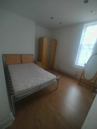 3 Bedroom Flat To Rent In Stratford Road, Sparkhill, Birmingham, B11